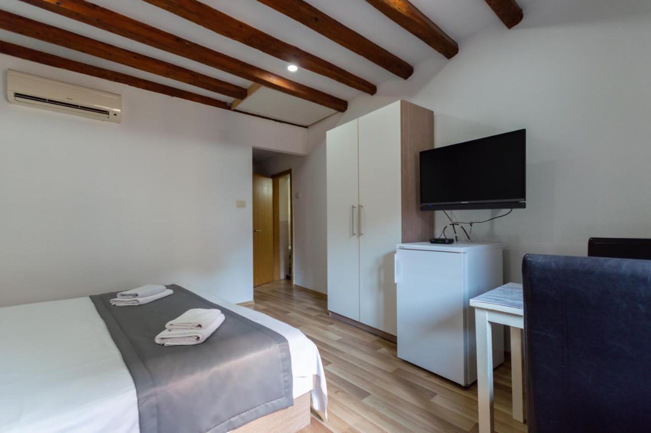Camenno Apartments-The Heart Of Diocletian'S Palace-Open All Winter! Split Exterior photo